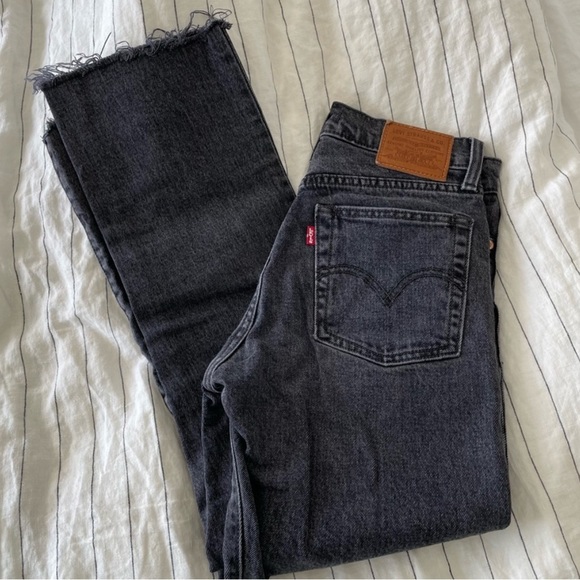 Levi Wedgie Straight Black Wash Jeans - Picture 4 of 4